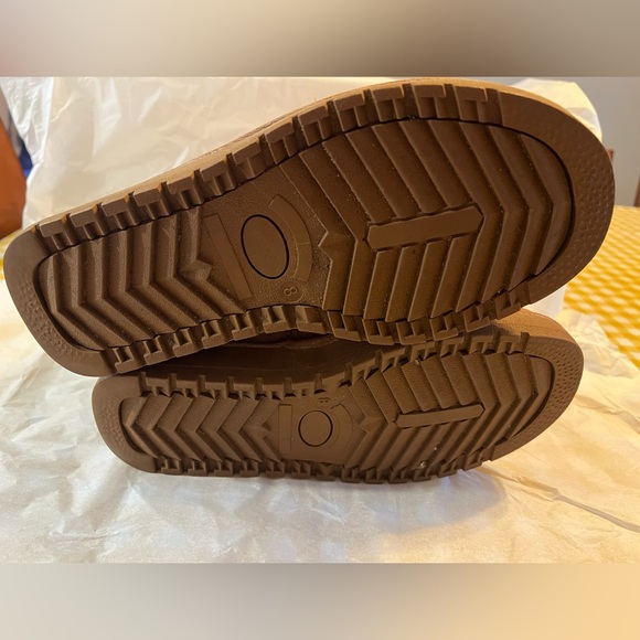 RJ’S Fuzzies Sheepskin/Lined midi boot, Size 8 - Picture 2 of 11